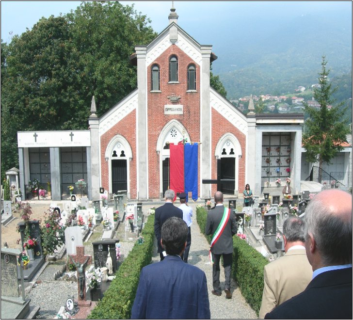 TOMBA_NIGRA_CIMITERO.jpg